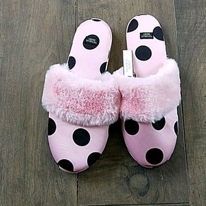 NEW VICTORIAS SECRET SLIPPERS 9/10